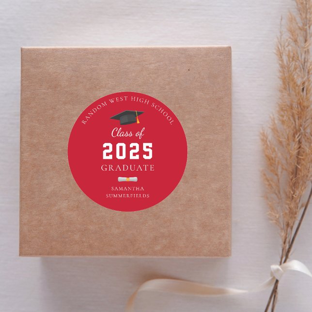 Adesivo Formando 2025 Festa de formatura Personalizada Ver (Graduation 2025 Red and White Round Sticker)