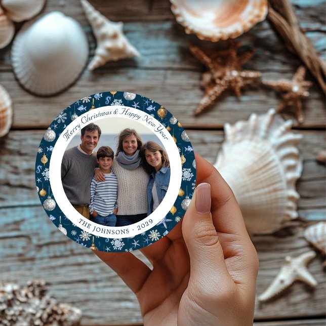 Adesivo Foto de Natal com Flocos de Neve Azul e Dourado (Blue & Gold Nautical Snowflakes Christmas Photo Classic Round Sticker)