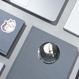 Adesivo Foto de Puffin Chorado no Dia da Terra