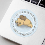 Adesivo Funny Capybara Puppy Love and Friendy Name<br><div class="desc">Esta Engraçada Capybara e Puppy Round Sticker é perfeita para Capybara,  cão ou amantes de os animais. Você pode mudar facilmente o texto ou a ilustração e usar este design como modelo para sua foto ou imagem.</div>