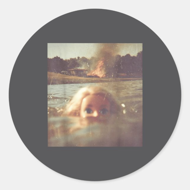 Adesivo Funny Doll Face Swimming Meme  (Frente)