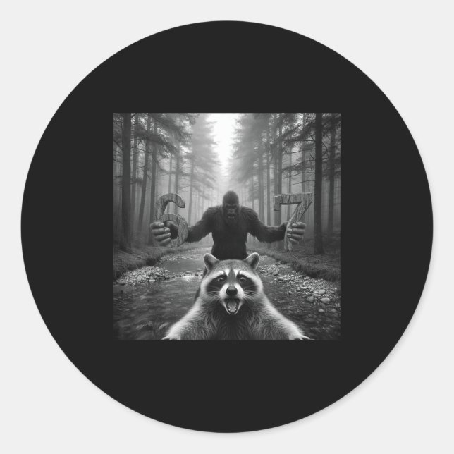 Adesivo Funny Raccoon Selfie With Bigfoot 67 Six Seven Mem (Frente)