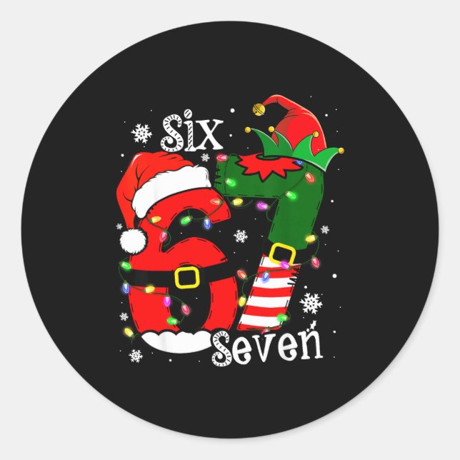 Adesivo Funny Six Seven 67 Meme 6 7 Elf Santa Christmas Pa (Frente)