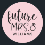 Adesivo Futuro Sra. Rosa Festa de solteira<br><div class="desc">Celebrar o próximo casamento da noiva com estes adesivos "A futura Sra."!</div>