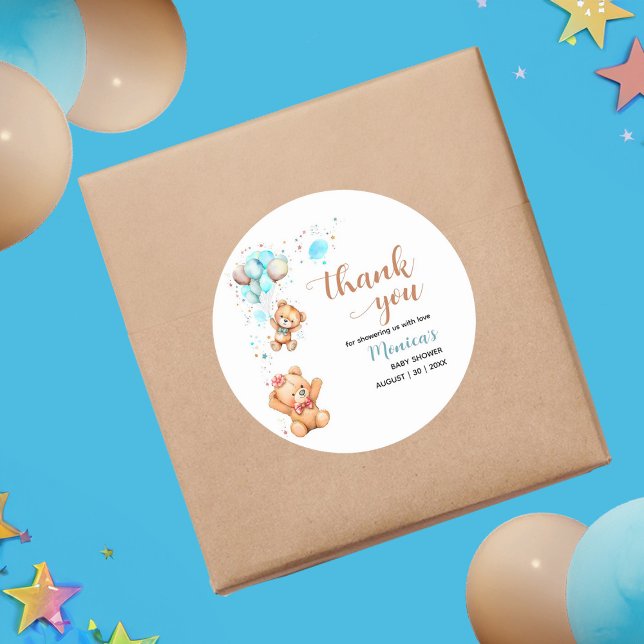 Adesivo Garoto Teddy Bear Podemos Bater Chá de fraldas De  (Boy Teddy Bear We Can Bearly Wait Baby Shower Classic Round Sticker)