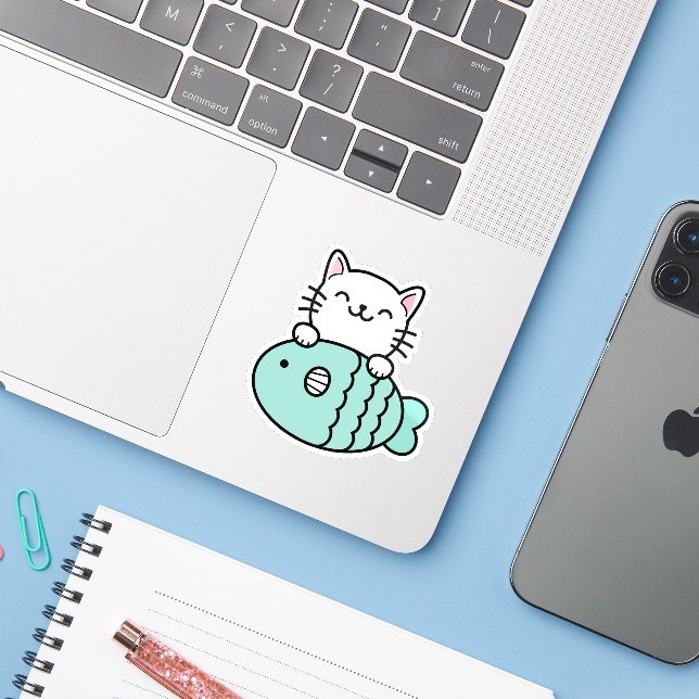 Adesivo Gato Fofo com Peixe Azul (Notebook com iPhone)