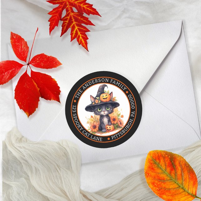 Adesivo Gato Preto Fofo | Endereço de Devolução do Círculo (Witchy is the word with a cute cat in a witch hat orange floral design return address envelope seal.)