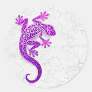 Adesivo Gecko Roxo Subindo em uma Parede Branca