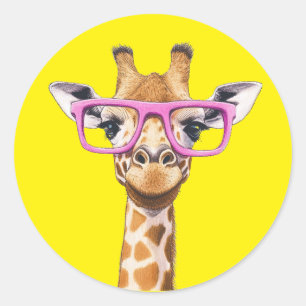 Adesivo Girafa com Placa de Fundo Amarelo de Óculos Rosa.