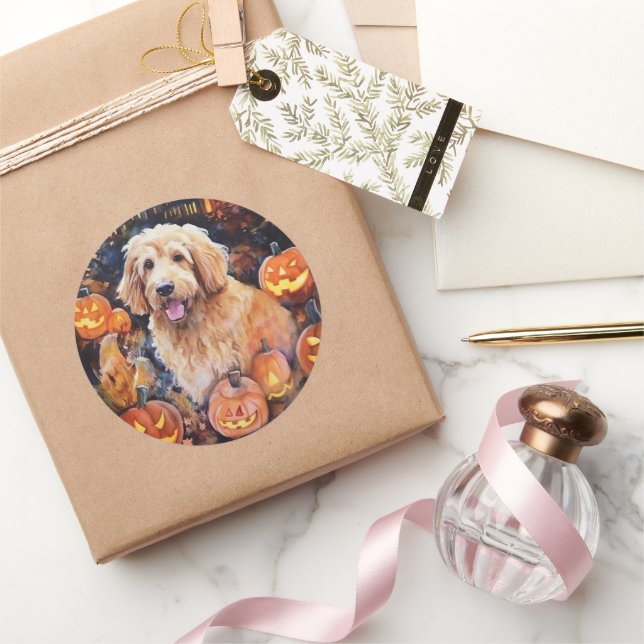 Adesivo Goldendoodle de Halloween com Abóboras Assustadora (Presentear)
