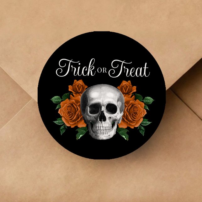 Adesivo Gothic Floral Skull Trick Or Treat Halloween (Gothic Floral Skull Trick Or Treat Halloween Classic Round Sticker)