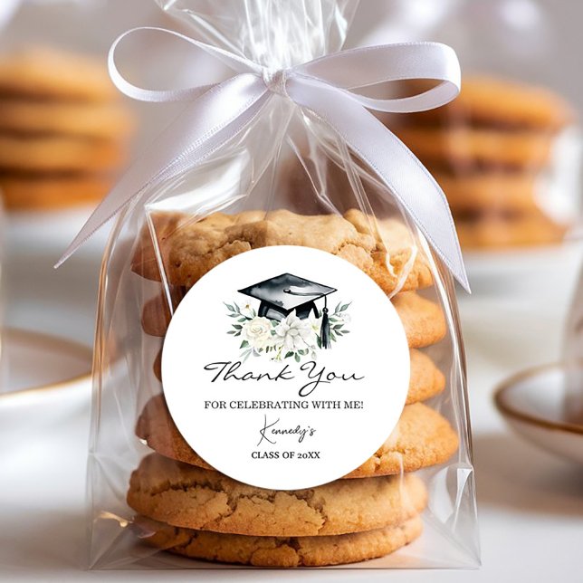 Adesivo Graduação Elegante Obrigado Sticker - Boné Preto (Celebrate your achievement in style with this elegant graduation thank-you sticker! 🎓✨ #ClassOf2025)