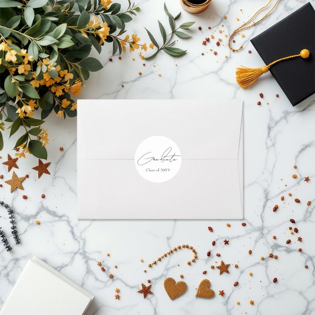 Adesivo Graduação mínima em preto e branco (Minimalist Black and White Graduation Classic Round Sticker)