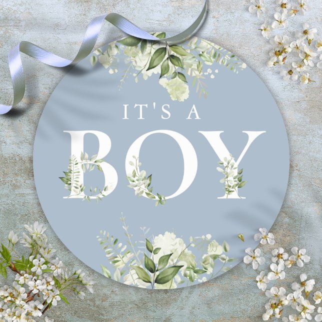 Adesivo Greenery Floral Dusty Blue É Um Chá de fraldas De  (Greenery Floral Dusty Blue Its A Boy Baby Shower Classic Round Sticker)