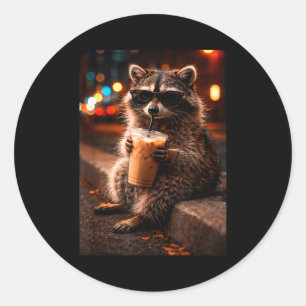 Adesivo Guaxinim bebendo café gelado, panda trash engraçad