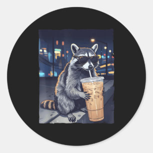 Adesivo Guaxinim engraçado bebendo café gelado animal fofo