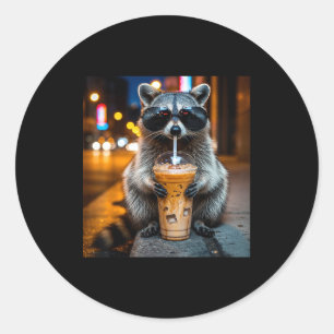 Adesivo Guaxinim engraçado bebendo café gelado meme de ani