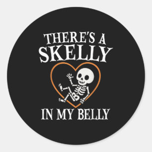 Adesivo Há um Skelly na minha gravidez no Dia das Bruxas