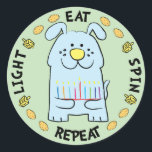 Adesivo Hanukkah Dog Stickers "Light, Come, Spin, Repete"<br><div class="desc">Chanucá/Chanukah Dog Holiday paus, "Light, Coma, Spin, Repeat" Enfim, eu escrevo, Chanukah é um dos meus feriados favoritos. Divirta-se usando esses adesivos como topos de bolo, etiquetas de presentes, fechos de malas de favor ou qualquer que seja a sua festa! Obrigados para parar e comprar! Seu negócio é muito apreciado!...</div>