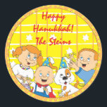 Adesivo Hanukkah Stickers (1 1/2" ou 3") Diversão de Hanuk<br><div class="desc">Personalize alterando o tamanho, estilo, cor e texto da fonte. Tantos usos: De e para os adesivos de presentes, Obrigado aos adesivos nas bolsas de tratamento, Tópicos de Bolo (colar no estojo pesado, colar na ponta do dente da fita na parte traseira do estoque de papelão), ou que tal etiquetas...</div>