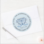 Adesivo Happy Hanukkah | Menorah Lights Return Address<br><div class="desc">Comemore o Festival das Luzes este ano com adesivos personalizados únicos de endereço de retorno de Chanucá. Adicione seu texto personalizado a este design usando as caixas "Editar este modelo design" no lado direito do item, ou clique no botão azul "Personalizar" para organizar o texto, alterar as fontes e cores...</div>