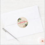 Adesivo Holly e Pine no Beige Christmas Seal<br><div class="desc">Holly e Pine no envelope do Natal Beige selam com um belo spray de bagas,  e pinheiro na festa dos guardanapos para uma festa festiva de Férias.</div>