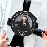 Adesivo Homem mito lenda foto nome<br><div class="desc">Um clássico fundo preto. Texto: O Homem, A Lenda, O Mito. Personalize e adicione o nome e a foto dele.</div>