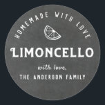 Adesivo Homemade com Love Limoncello Modern Chalkboard<br><div class="desc">Etiquetas/rótulos de limoncelo personalizados com texto personalizado/mensagem de presente no fundo do estilo do quadro.</div>