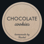 Adesivo Homemade Cookie Vintage Moderna Russo<br><div class="desc">Os autocolantes de biscoitos caseiros para a sua empresa são as etiquetas de sabor perfeitas para os seus produtos caseiros. Eles apresentam um fundo russo de papel Kraft para um estilo rústico moderno que funciona com qualquer estilo de cozinha. O texto dá um rótulo personalizado para todos os seus doces...</div>