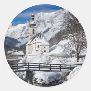 Adesivo Igreja na neve com montanhas alpes