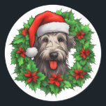 Adesivo Irlandês Wolfhound Christmas Wreath<br><div class="desc">Adicione um toque festivo à sua correspondência de férias com os nossos cartazes festivos de festas de lobo-guará de Natal! Estes autocolantes encantadores apresentam uma ilustração vibrante de uma coroa de Natal verde, com o adorável rosto sorridente de um lobo irlandês vestindo um lindo chapéu vermelho de Papai Noel no...</div>