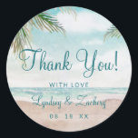 Adesivo "Island Breeze Painted Beach Wedding" Obrigado<br><div class="desc">Cena de praia pintada por brisa de ilha, com Ondas de Oceano, praia de Sandy e Palm Trees, com um belo céu azul-lacrimogênio. Com Fontes Modernas De Script De Tipografia. Uma Praia Tropical De Verão, Ou design de casamento de destino - Casamento Personalizado Obrigado Pelos Stickers! Veja meu compro para...</div>