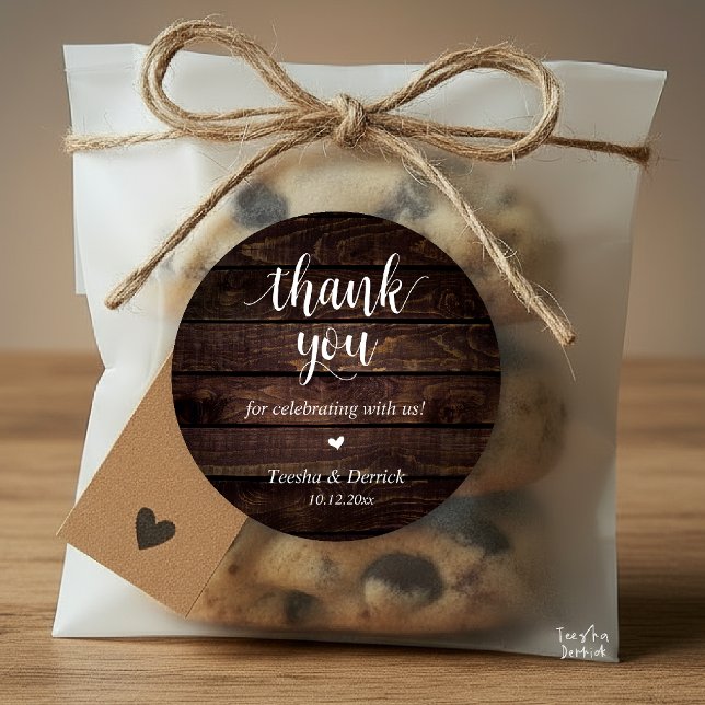 Adesivo Janto Russo Moderno De Casamento Obrigado Presente (Modern Rustic Wedding Dinner Thank You Gifts Classic Round Sticker cute heart Brown Wood)