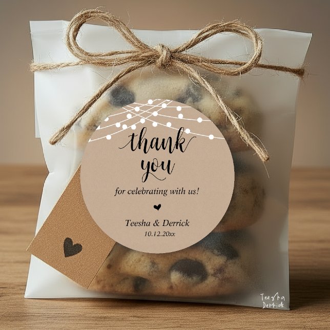 Adesivo Janto Russo Moderno De Casamento Obrigado Presente (Modern Rustic Wedding Dinner Thank You Gifts Classic Round Sticker cute heart Kraft String Lights)
