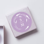 Adesivo Lavanda Monograma Vinhetas de Casamento<br><div class="desc">Um adesivo de casamento monograma roxo moderno, mas elegante, apresenta uma única arte de linha de lavanda. Use os campos de modelo para personalizar as iniciais da noiva e do noivo. Personalize a cor para se adequar ao seu tema de casamento. Perfeito para favores de casamento e selos de envelope....</div>