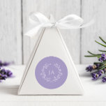 Adesivo Lavanda Monograma Wedding<br><div class="desc">Façam seus convites e expressem gratidão com nossos adesivos Monogramas de Casamento. Perfeito para selos de envelopes ou etiquetas de favoritos,  estes adesivos apresentam o monograma e elegância clássica,  acrescentando um toque final de sofisticação à sua papelaria de casamento.</div>