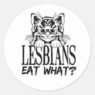 Adesivo LESBIANOS COMEM O QUÊ?Camiseta