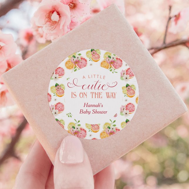 Adesivo Little Cutie está no caminho do Chá de fraldas Fav (Criador carregado)