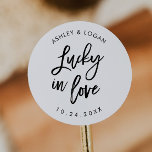 Adesivo Lucky In Love Favor Da Loteria De Casamento<br><div class="desc">Sorte No Amor Vestidos De Favor Da Loteria</div>
