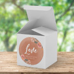 Adesivo Madeira Marrom e Amor de Casamento Russo Floral<br><div class="desc">Esta bengala russa do Amor com redondo apresenta uma floral adorável contra um padrão de madeira marrom. Use-o para selar seus envelopes, favorecer bolsas ou decoração. Veja outros itens de casamento rústicos correspondentes, incluindo convites aqui http://www.zazzle.com/collections/brown_wood_rustic_floral_wedding_collection-119146535042869019?rf=238364477188679314 Personalize-o com seus detalhes substituindo o texto do marcador de posição. Para obter mais...</div>