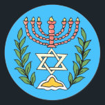 Adesivo Magen Persa David Menorah<br><div class="desc">Esta imagem foi adaptada de um antigo azulejo judeu persa e apresenta uma menorah com um Magen David (Estrela de David) enquadrado por ramos de oliveira. As imperfeições da imagem original pintada à mão foram preservadas.</div>