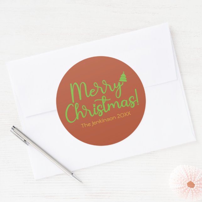 Adesivo Manuscrito Verde Feliz Natal no Reddish-Brown (Envelope)