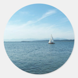 Adesivo mar e veleiro sob o céu azul