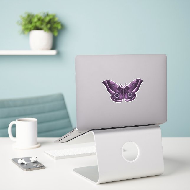 Adesivo Mariposa Gótica Roxa (Laptop na mesa)