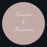 Adesivo Mauve Personalizada de Casamento Elegante de Scrip<br><div class="desc">Adicione um toque sofisticado aos seus favores de casamento ou artigos de papelaria com este adesivo clássico clássico clássico clássico de casamento de convite clássico personalizado. Com um fundo empoeirado de mauve com uma elegante escrita branca, este design eterno expele elegância e graça formais. Perfeito para selar envelopes ou adicionar...</div>