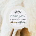 Adesivo MAVERICK Vintage - Carro Retro Race Aniversário Ob<br><div class="desc">Este obrigado favorito que você cola apresenta carros antigos de corrida amarela e hortelã com uma combinação divertida de tipos de letra. Edite com facilidade o texto *maioria* para atender às necessidades do seu evento. Este adesivo de favor é a adição perfeita ao evento de aniversário do tema de corrida...</div>