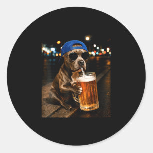 Adesivo Meme engraçado do pitbull bebendo cerveja à noite