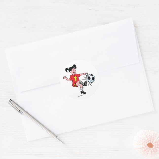 Adesivo Menina Jogando Futebol (Envelope)