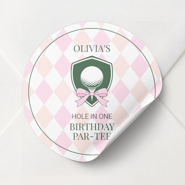 Adesivo Meninas de Golfe Rosa Aniversário de 1 ano com Bur (Pink Golf Girls Personalized 1st Birthday Party Classic Round Sticker)