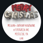 Adesivo Merry Christmas Balloon Letters Return Endereço<br><div class="desc">Estas etiquetas redondas de endereço de retorno apresentam balões de hélio em forma de letras vermelhas e verdes,  que soletram "Feliz Natal". Use o campo modelo para inserir seu nome e endereço nesses rótulos. Eles são perfeitos para enviar seus cartões de Natal.</div>